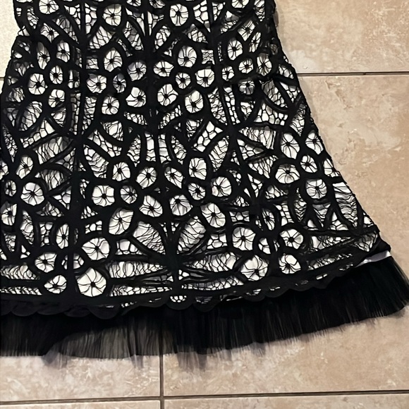 🍓 Betsey Johnson Sz 6 eyelet lace detail sleeveless satin velvet dress - Picture 3 of 12